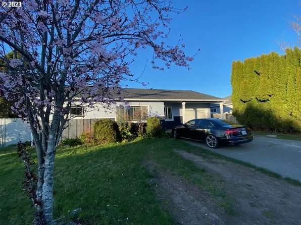 322 Railroad St, Brookings, OR 97415