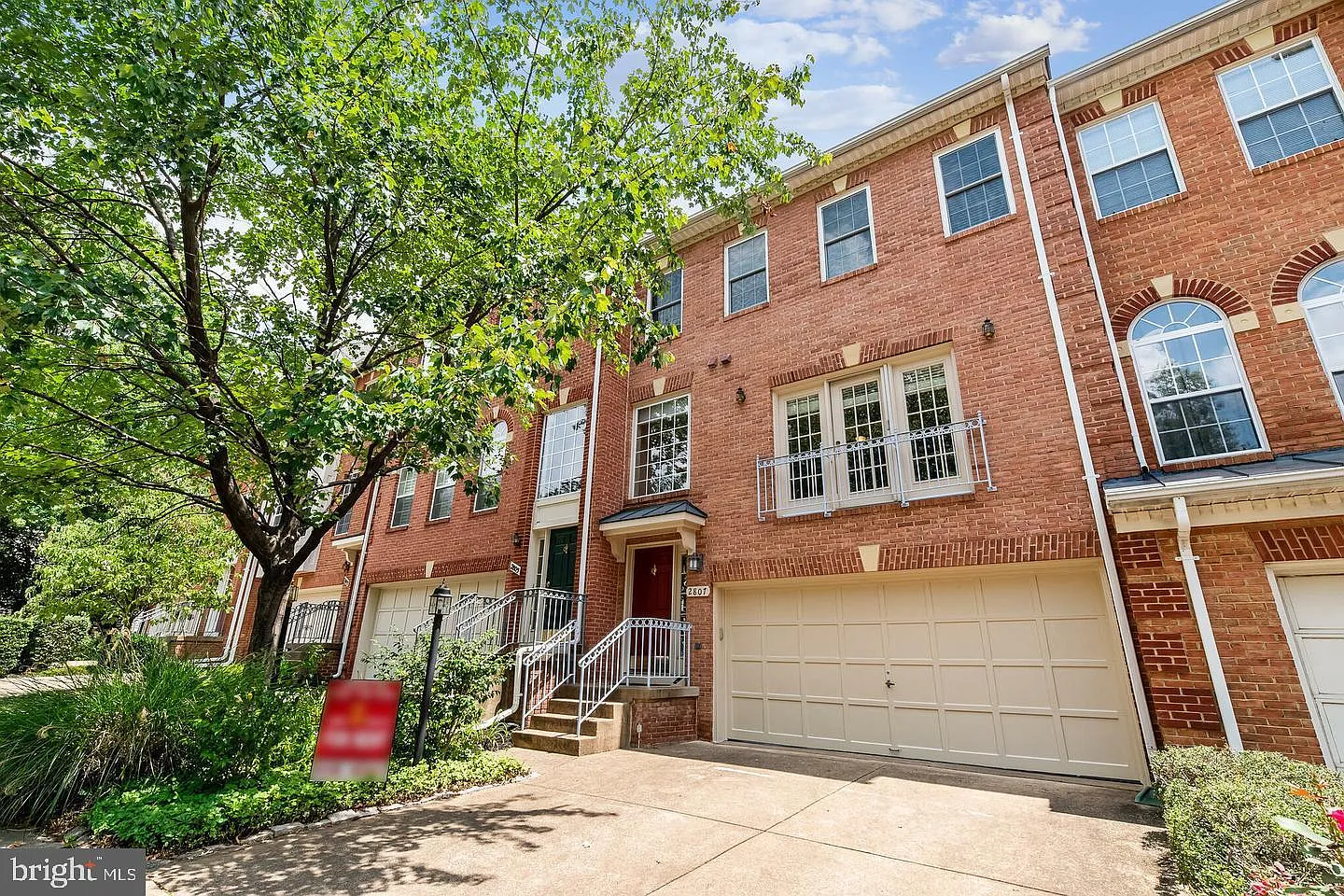3 bed, 3.5 bath, 1966 sqft, $4,000 — Photo 1