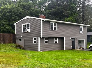 7 Dearborn Dr, Cape Elizabeth, ME 04107