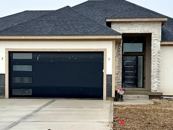 8304 NW 90th St, Kansas City, MO 64153