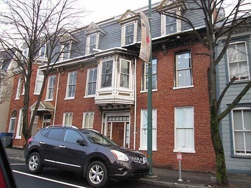 4th image of 216 N Potomac St