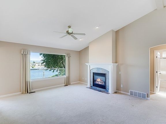 5th image of 841 Shelley Lake Ln