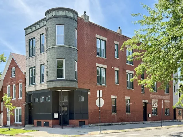 1058 N Rockwell St, Chicago, IL