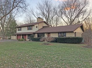 122 Howe Ter, Barrington, IL 60010