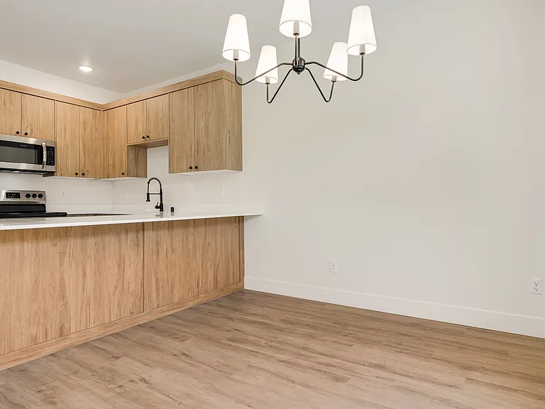 11015 NE 26th St — Photo 12