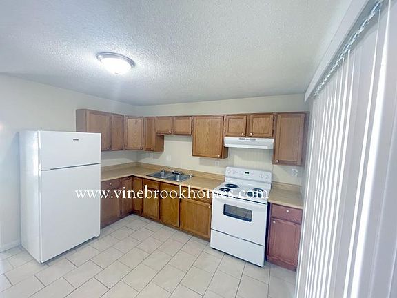 4th image of 8816 E 41st Pl