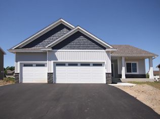 1448 Bridgewater Pkwy, Dundas, MN 55019