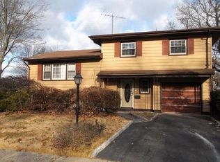 1 Sarno St, Colonia, NJ 07067