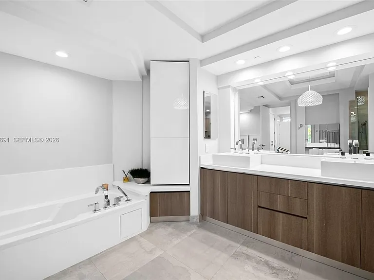 151 Isle Of Venice Dr #2A — Photo 13