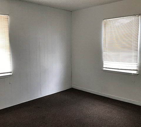 5th image of 2210 W Washington Ave