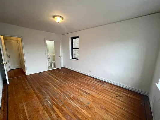 Rented by Bruma Realty LLC | media 7