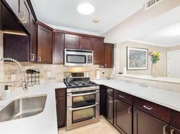 131 Fordson Ave APT 3, Cranston, RI 02910