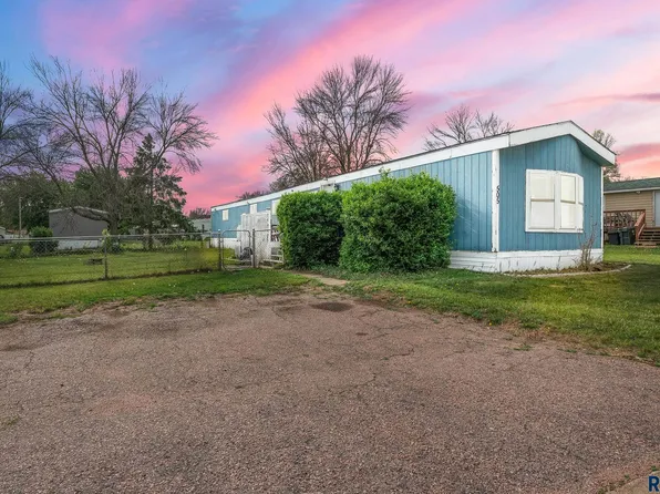 505 N Eagle Pl, Sioux Falls, SD 57107