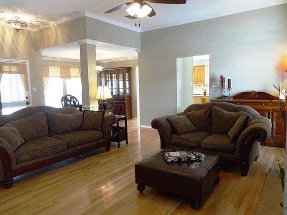 3rd image of 4605 Bishops Castle Dr