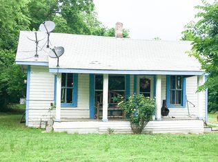 806 S 4th St, Bonham, TX 75418