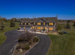 22 S Deer Springs Close, Rocky View County, AB T3Z3E1