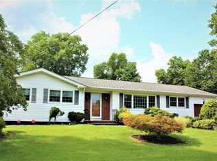 6 Highpoint Dr, Edison, NJ 08820