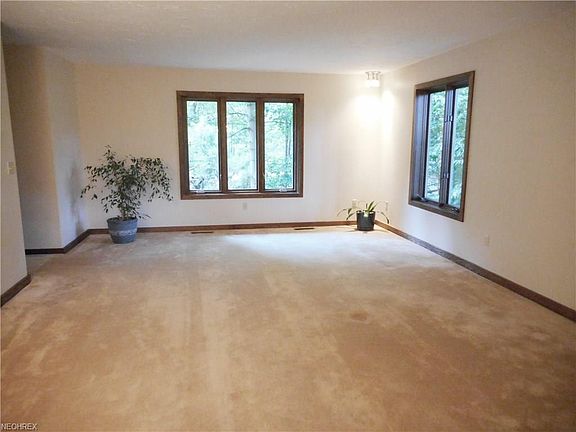 2nd image of 699 Stonecliff Dr