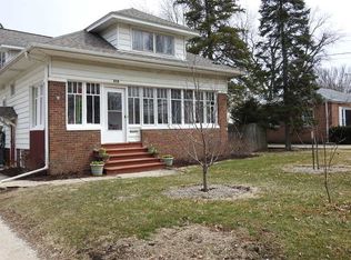 585 S Finley Rd, Lombard, IL 60148