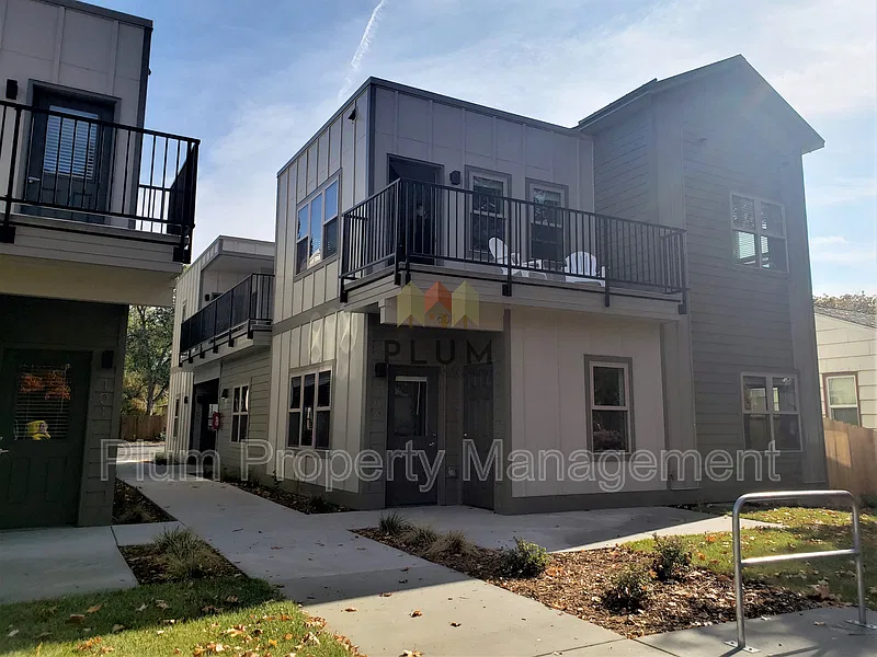 808 Prince St #104