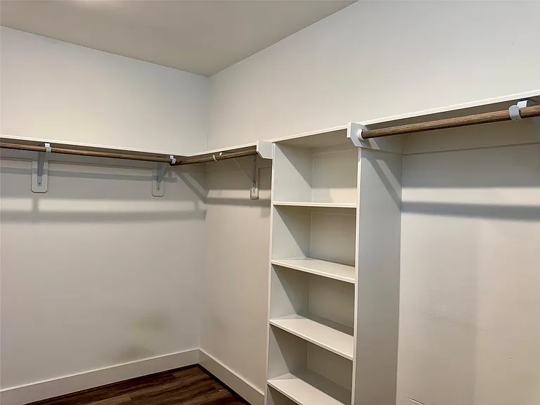 1282 N Post Oak Rd #A — Photo 32