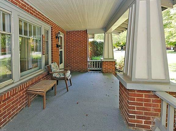 5th image of 671 Brown Ave