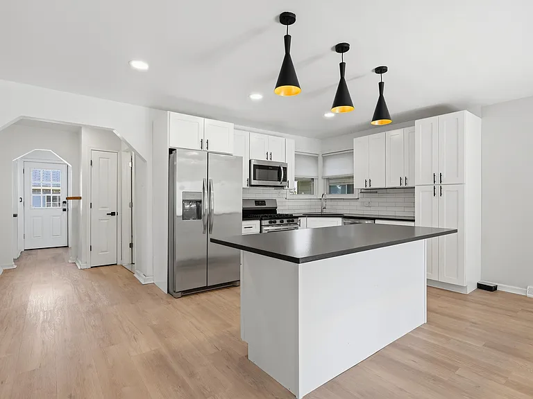 3175 McDowell St — Photo 10