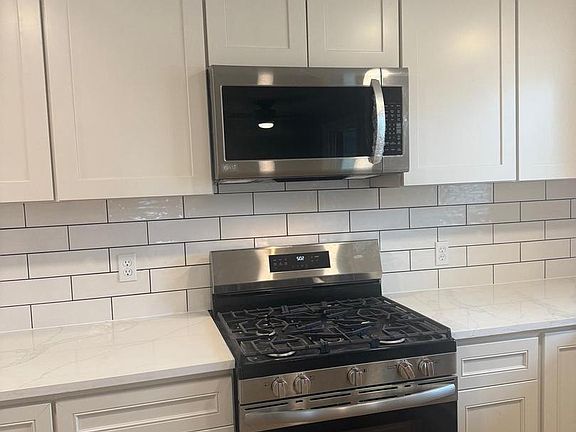 5th image of 305 S Forney Ave