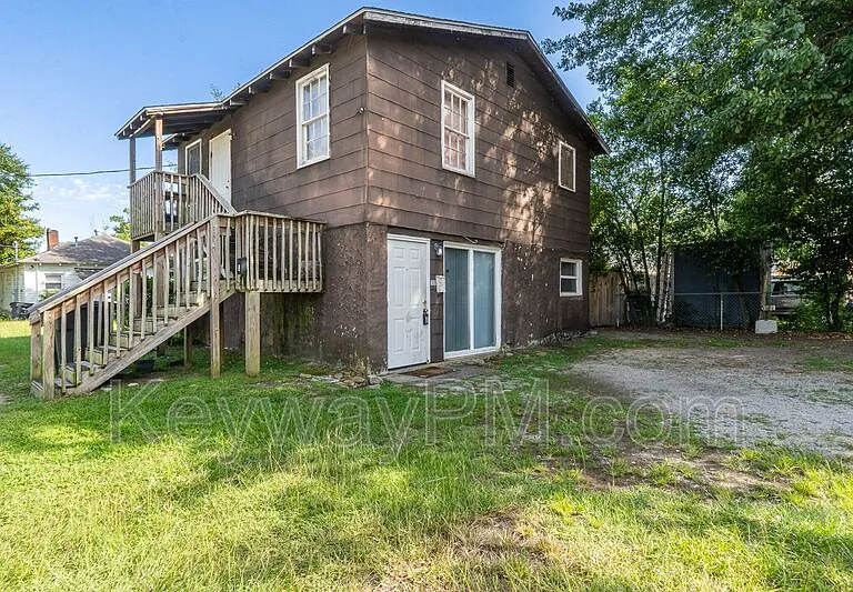 116 Argyle Ave #B — Photo 1