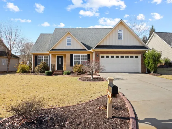 634 Secretariat Dr, Boiling Springs, SC 29316