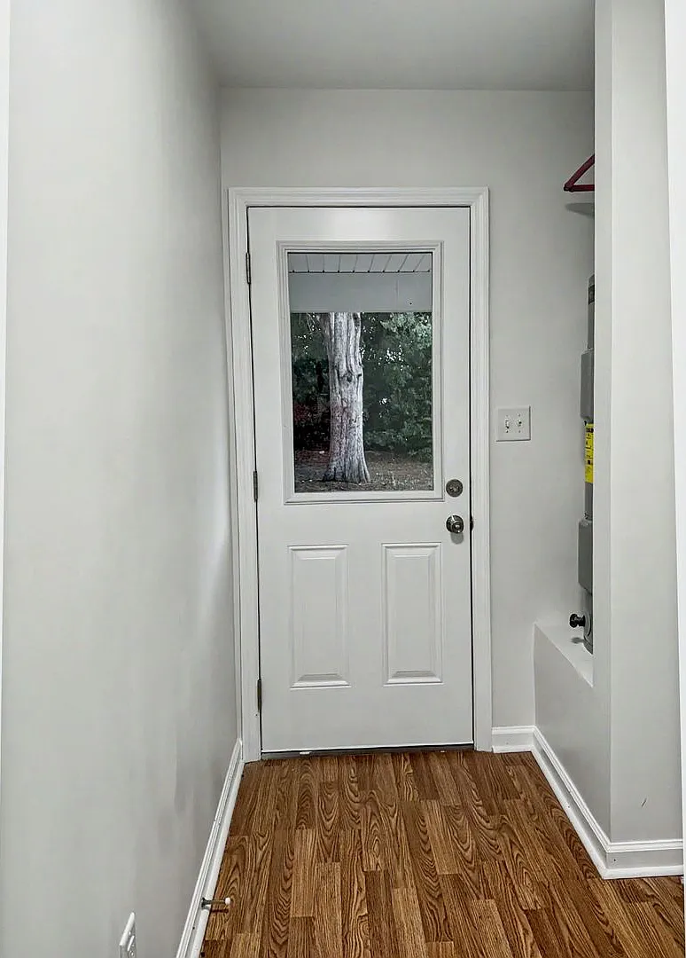 Charming 3BR/2BA Home in Fayetteville Great Location — Photo 2