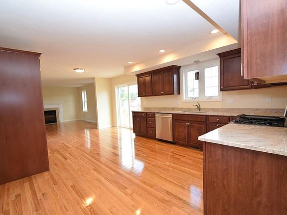 4th image of 29 J A McDermott Cir