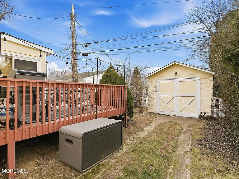 526 W End Ave — Photo 14