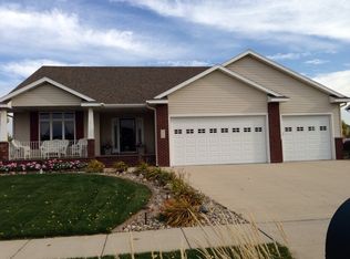 212 Edgewater Dr, West Fargo, ND 58078