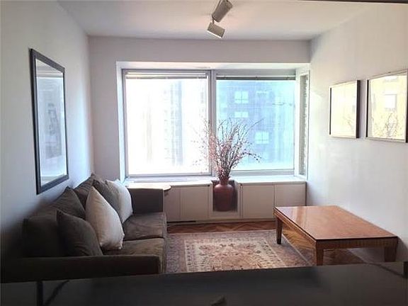 4th image of 150-156 W 56th St APT 3406