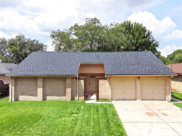 10015 Rustic Rock Rd, La Porte, TX 77571