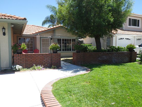 2nd image of 25874 Faircrest Cir