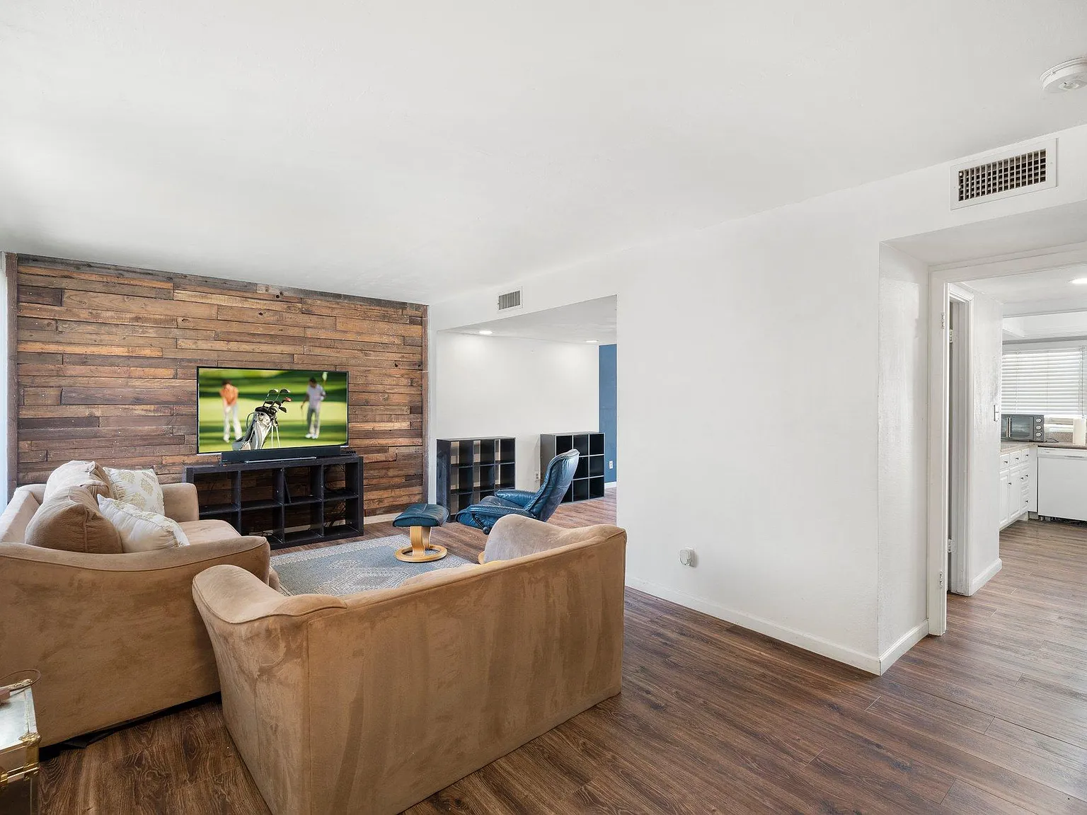 1515 E Dunbar Dr — Photo 4
