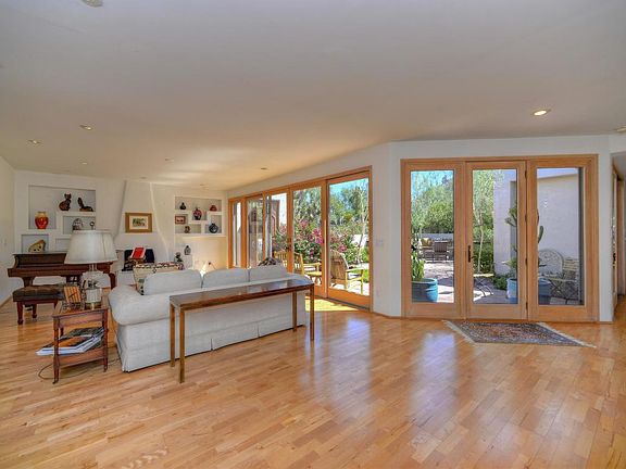 4th image of 4545 E Solano Dr