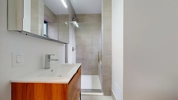 Rented by Bond New York | media 5