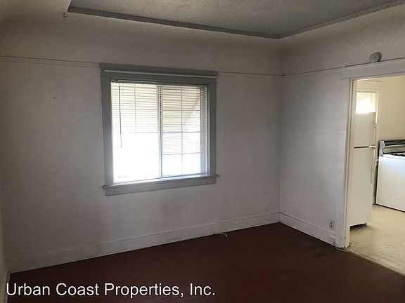 3rd image of 3965 32nd St