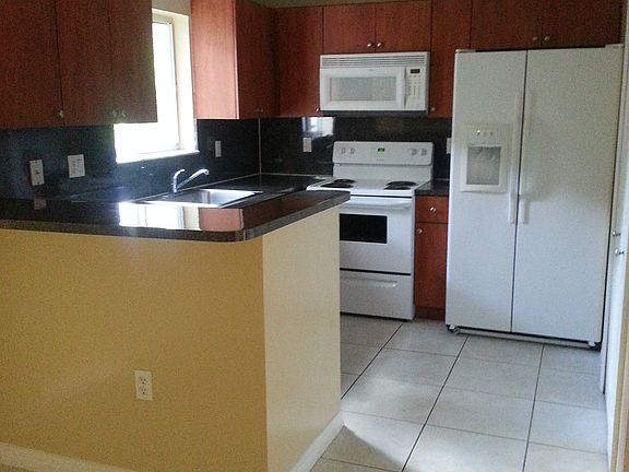 3rd image of 1240 SE 28th Ct Unit 106