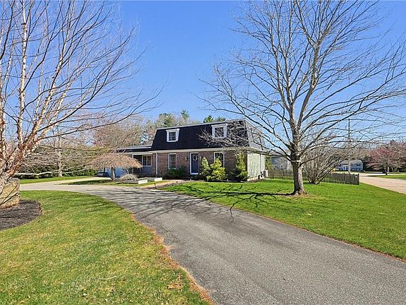 3rd image of 3 Fair Oaks Ln