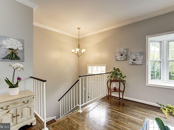 3rd image of 3822 Brighton Ct