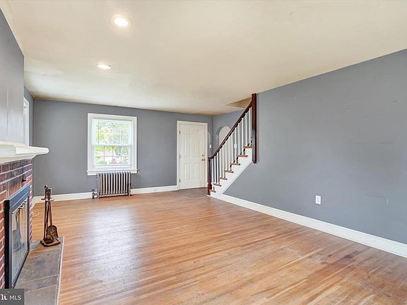 5th image of 2024 Spring St