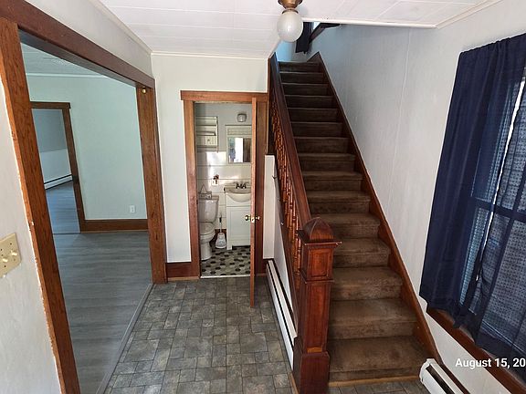 4th image of 518 Green St