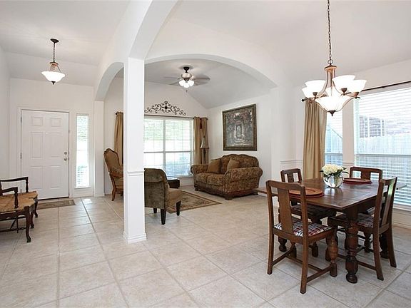 4th image of 1549 Sandlewood Dr