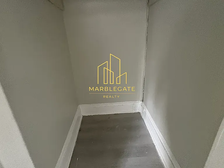 35-37 Hanford St #11R — Photo 4