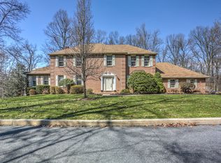 1008 Fairdell Dr, Hummelstown, PA 17036