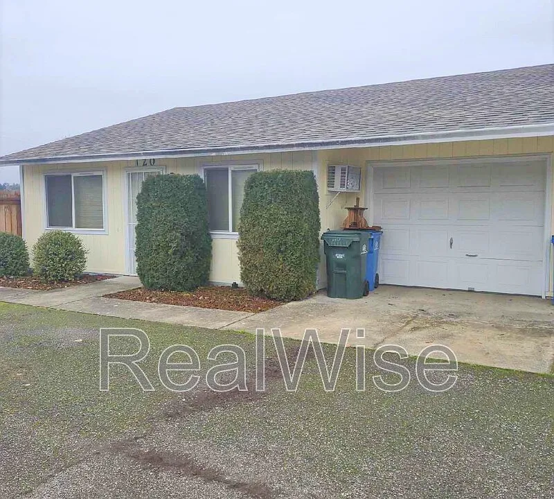 120 Sunny Ln